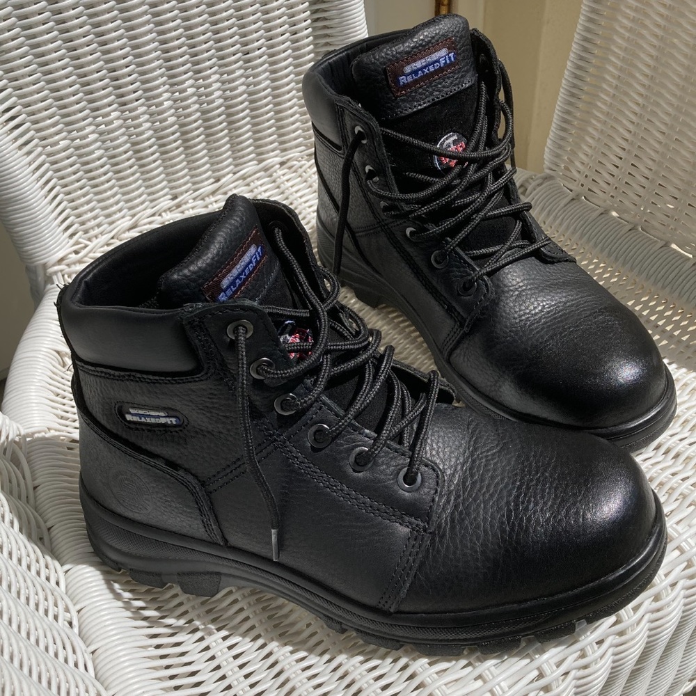 Men’s sketchers steel toe work boot.